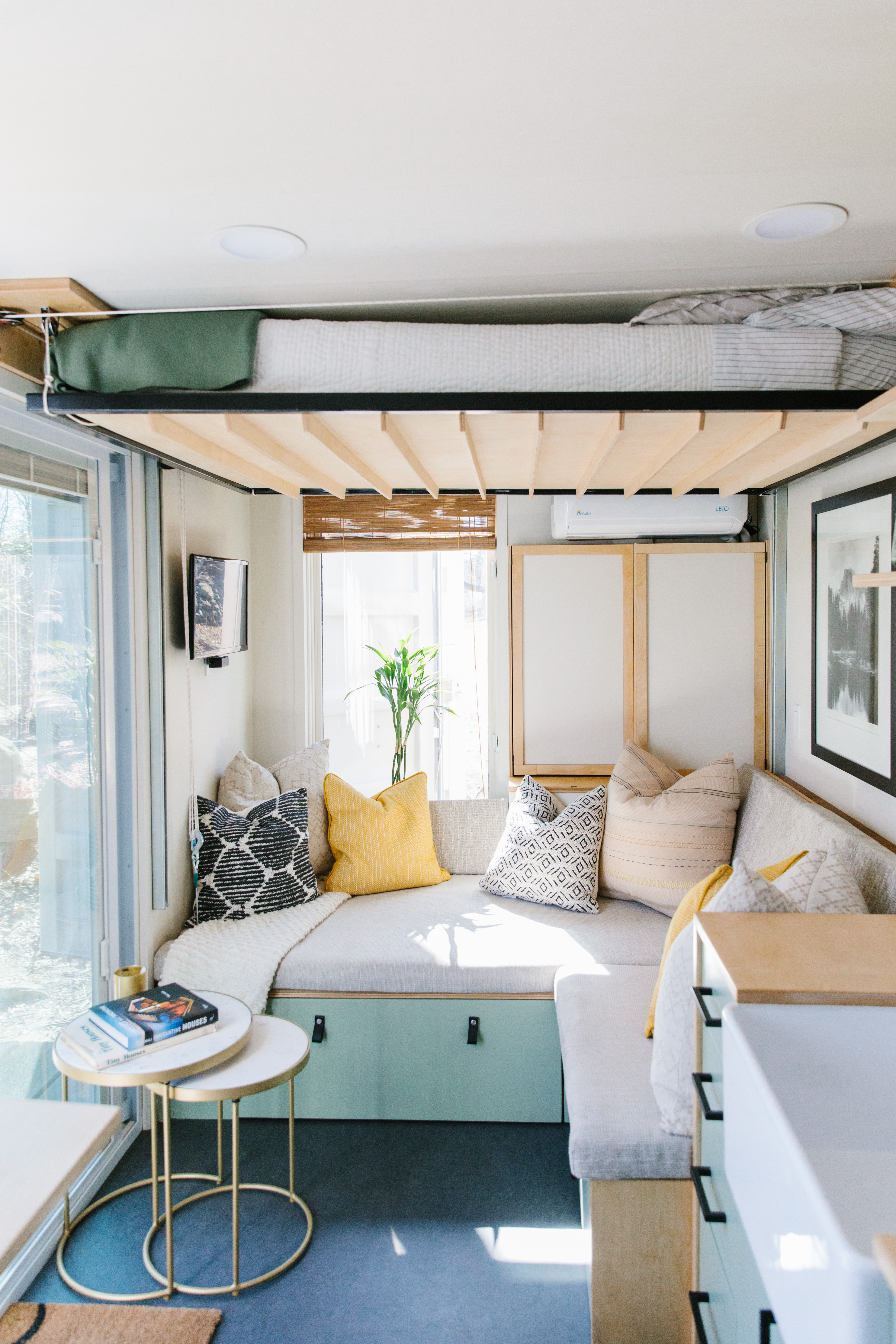 Exterior angle with deck