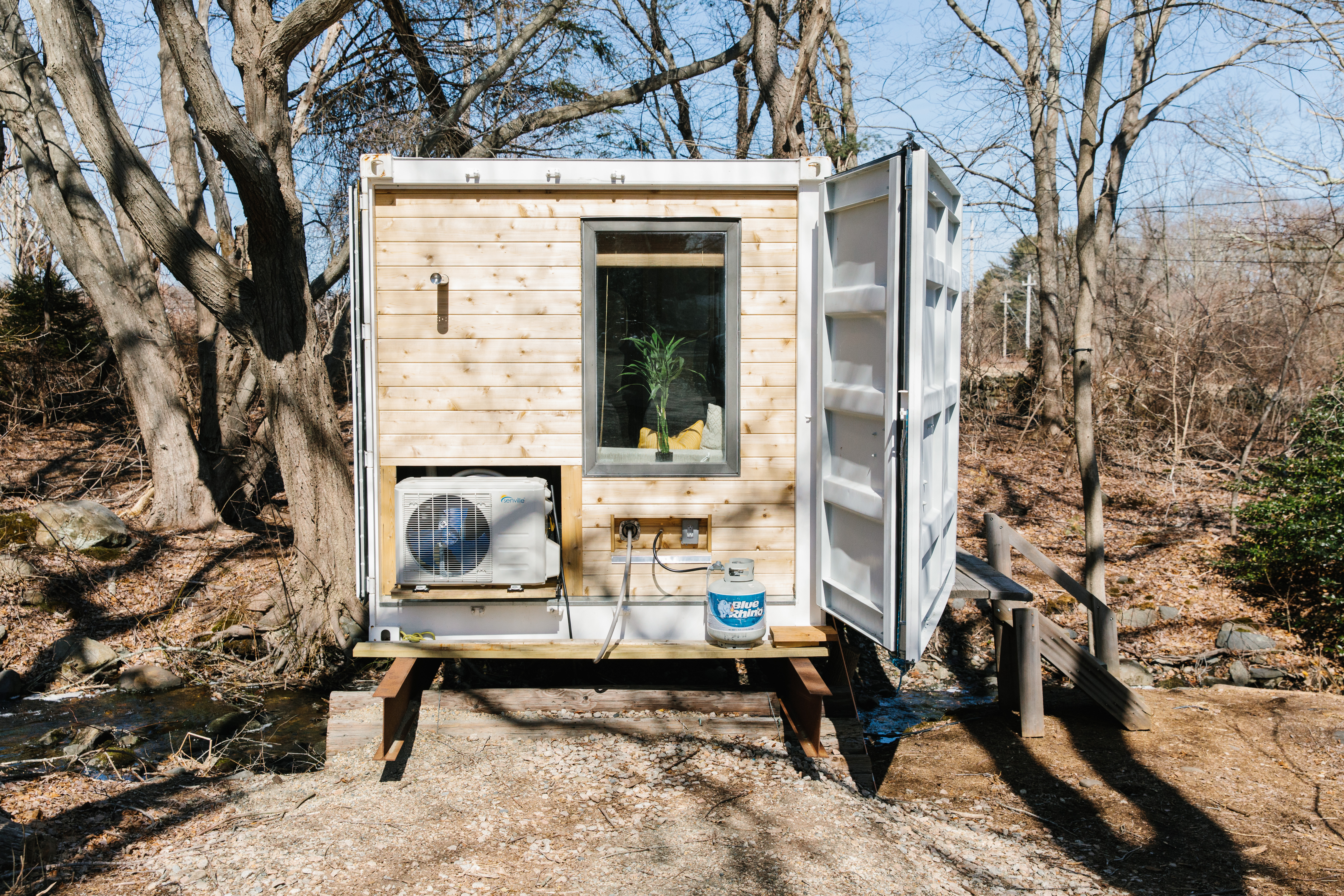 Container doors open